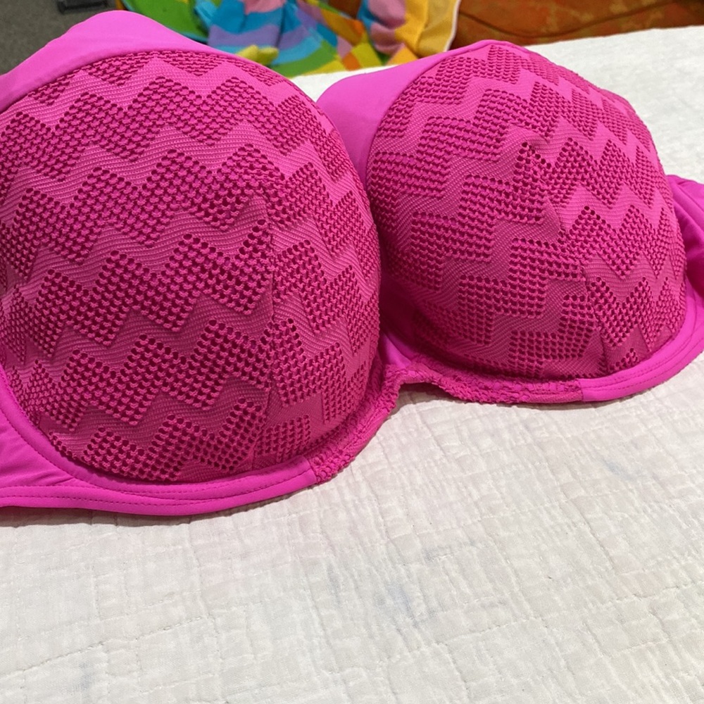Vibrant Pink Bikini Top - Picture 2 of 16